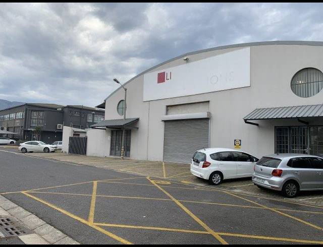 INDUSTRIAL PROPERTY TO RENT IN PAARDEN EILAND